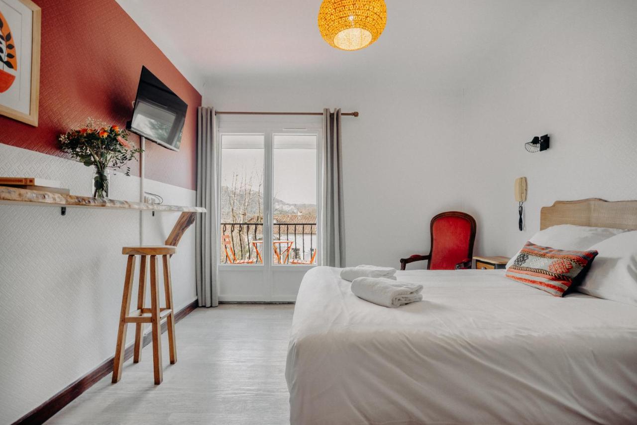 Logis Hotel Restaurant Espelletenia Larceveau-Arros-Cibits Bagian luar foto