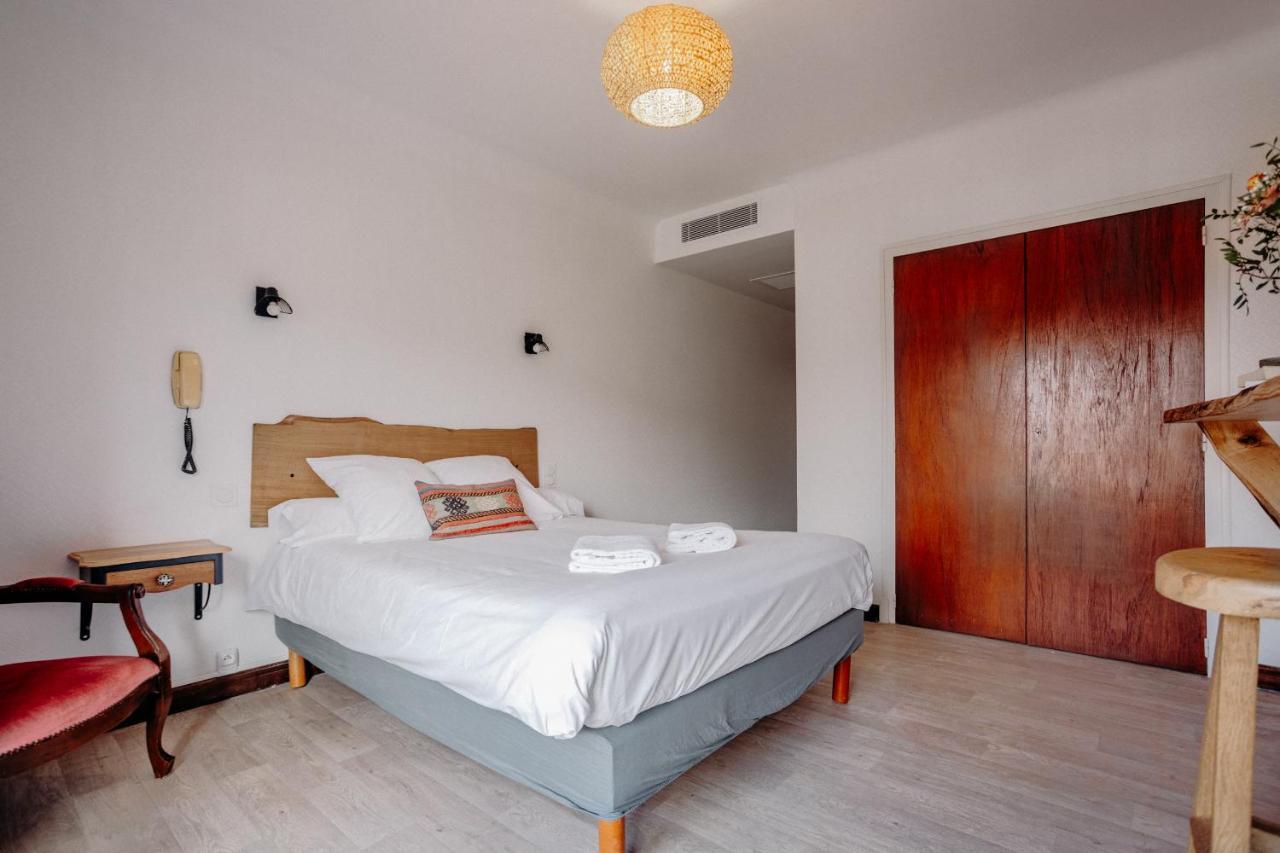 Logis Hotel Restaurant Espelletenia Larceveau-Arros-Cibits Bagian luar foto