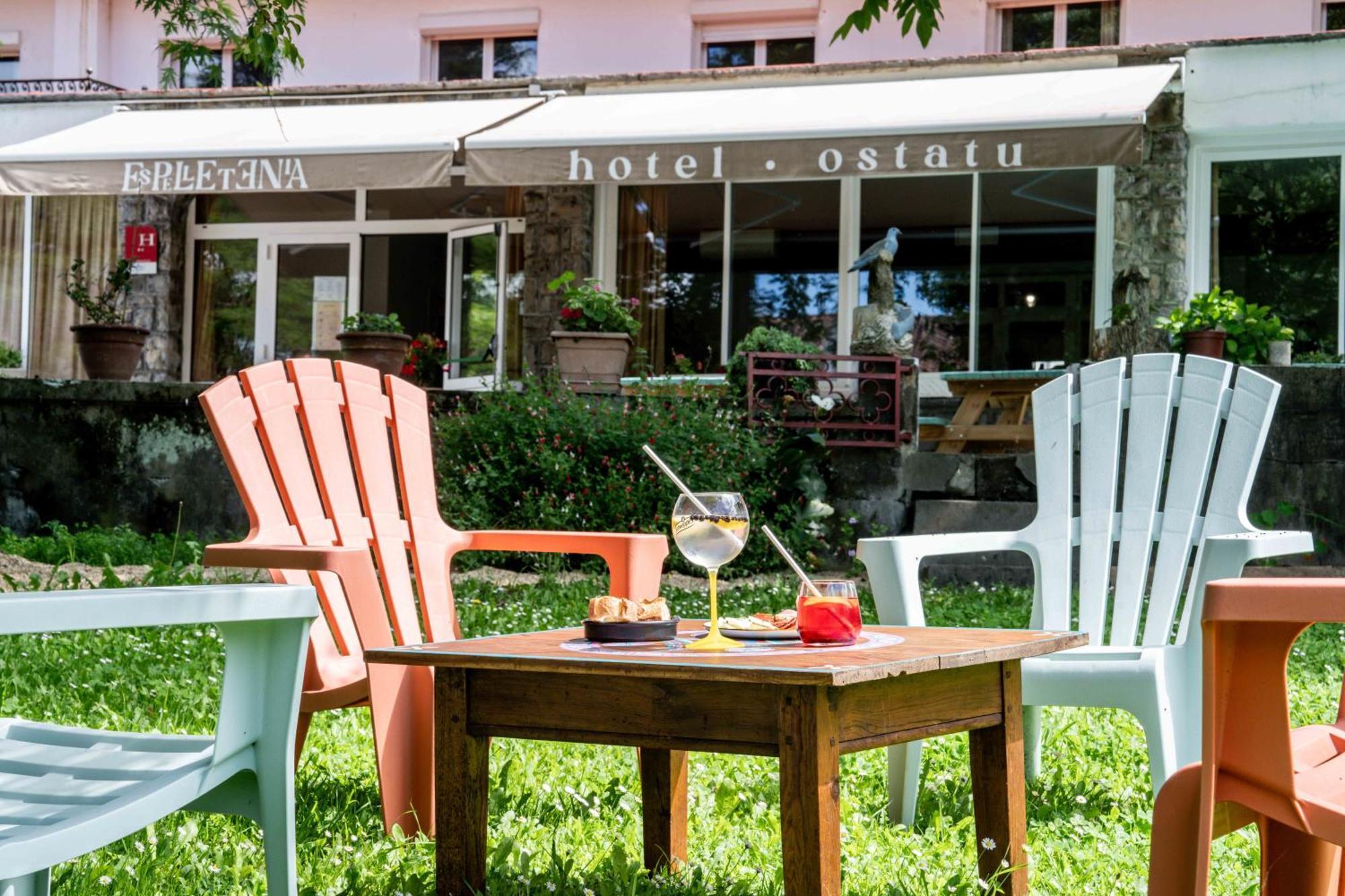 Logis Hotel Restaurant Espelletenia Larceveau-Arros-Cibits Bagian luar foto